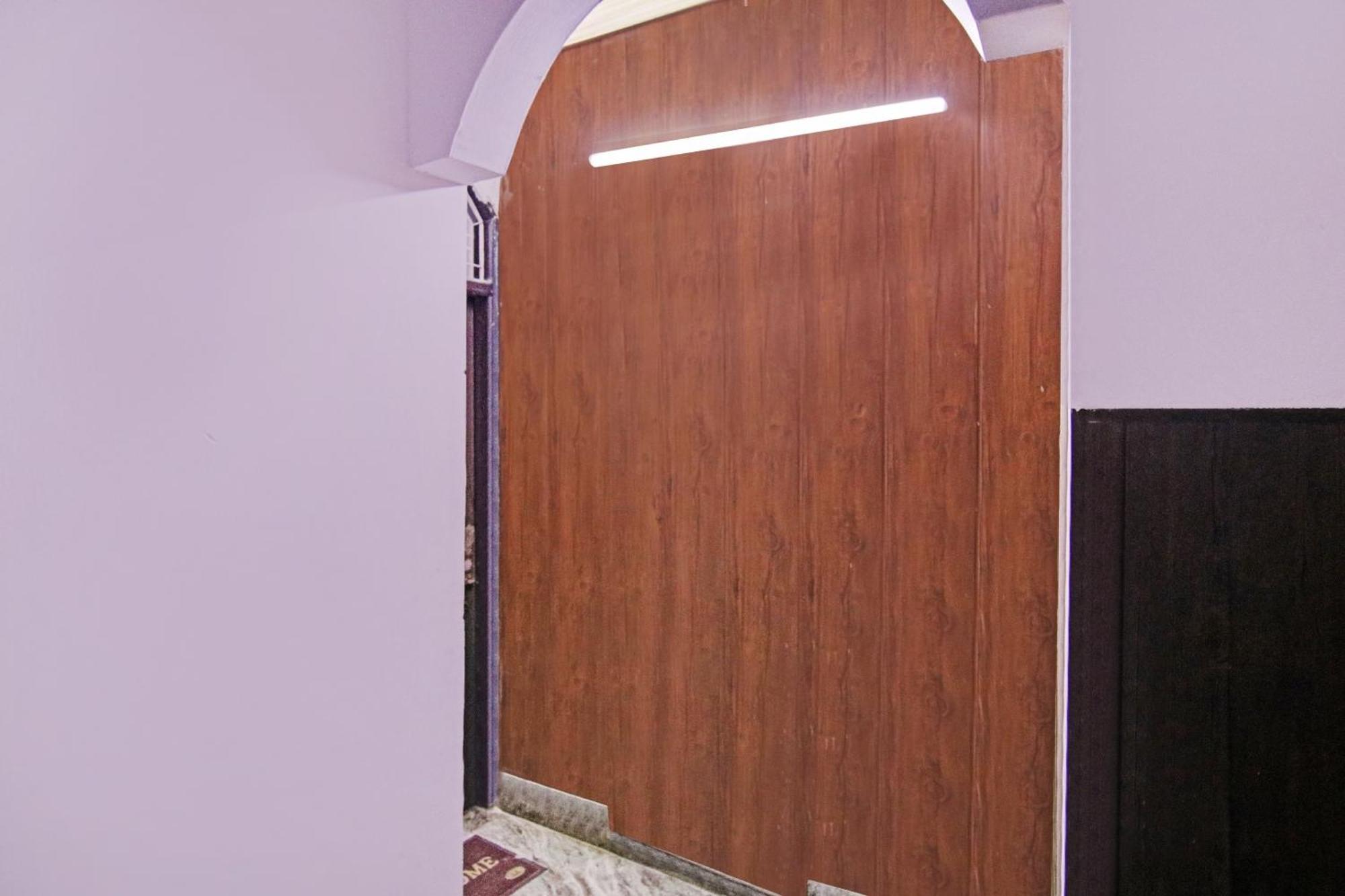 Flagship Hotel Decent Stay Near Pvr Vikaspuri Delhi Νέο Δελχί Εξωτερικό φωτογραφία